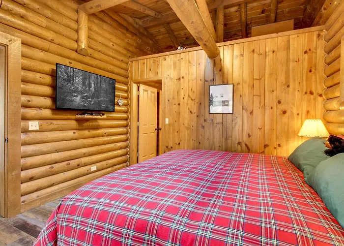 Holiday home Near Fishing & Hiking: Log W/ Deck!